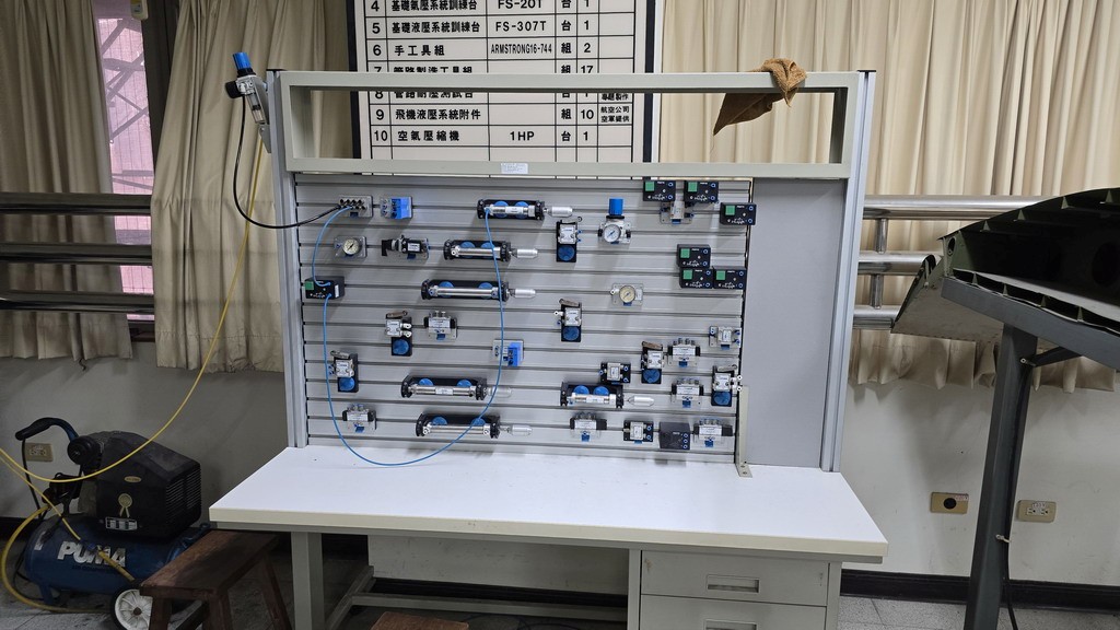 Aircraft Pneumatic Training System Aircraft Pneumatic Training System